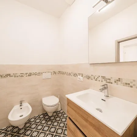 20 Minuti A Piedi Dalla Stazione La Spezia